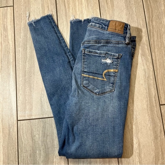 American Eagle Super High Rise Jeggings Distressed Dark Wash Size 2 Stretch - Picture 3 of 9
